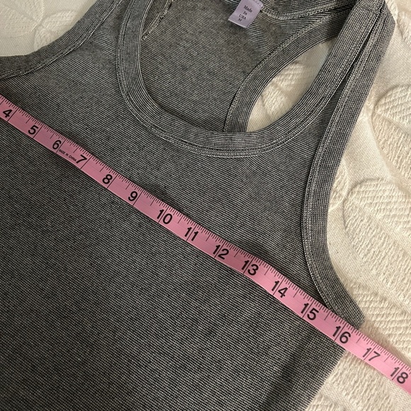 Wilt Heather Gray Women's Racerback Ribbed Tank Top size M. Classic. Flattering - Picture 8 of 8